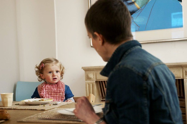 Cha mẹ làm gì khi con yêu sớm?-2