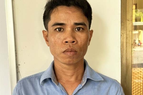 Đề nghị truy tố đối tượng dùng tua vít đâm vợ dã man-2