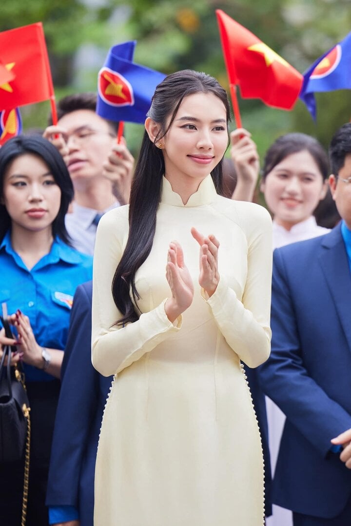 Hoa hậu Thùy Tiên tốt nghiệp thạc sĩ-2