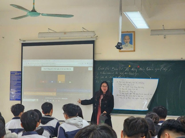 Thông tin bất ngờ vụ 63 giáo viên tố bị xù tiền hỗ trợ học thạc sĩ ở Hà Nội-1