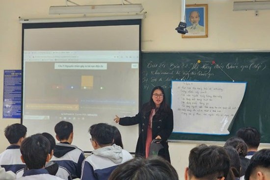 Thông tin bất ngờ vụ 63 giáo viên tố bị 
