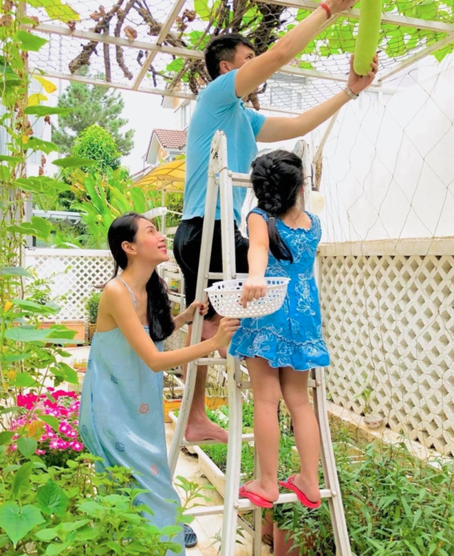 Ái nữ nhà Thuỷ Tiên - Công Vinh trổ mã, mới 11 tuổi chiều cao đã ăn đứt mẹ-7