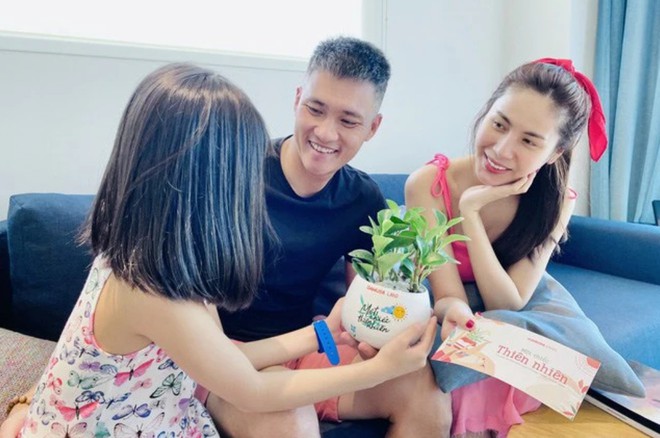 Ái nữ nhà Thuỷ Tiên - Công Vinh trổ mã, mới 11 tuổi chiều cao đã ăn đứt mẹ-11