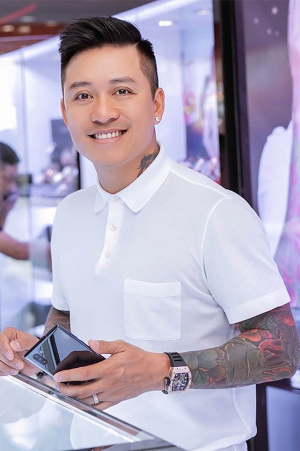 Sao Việt cùng thời: Người bị gọi bằng chú, người trẻ mãi không già-6