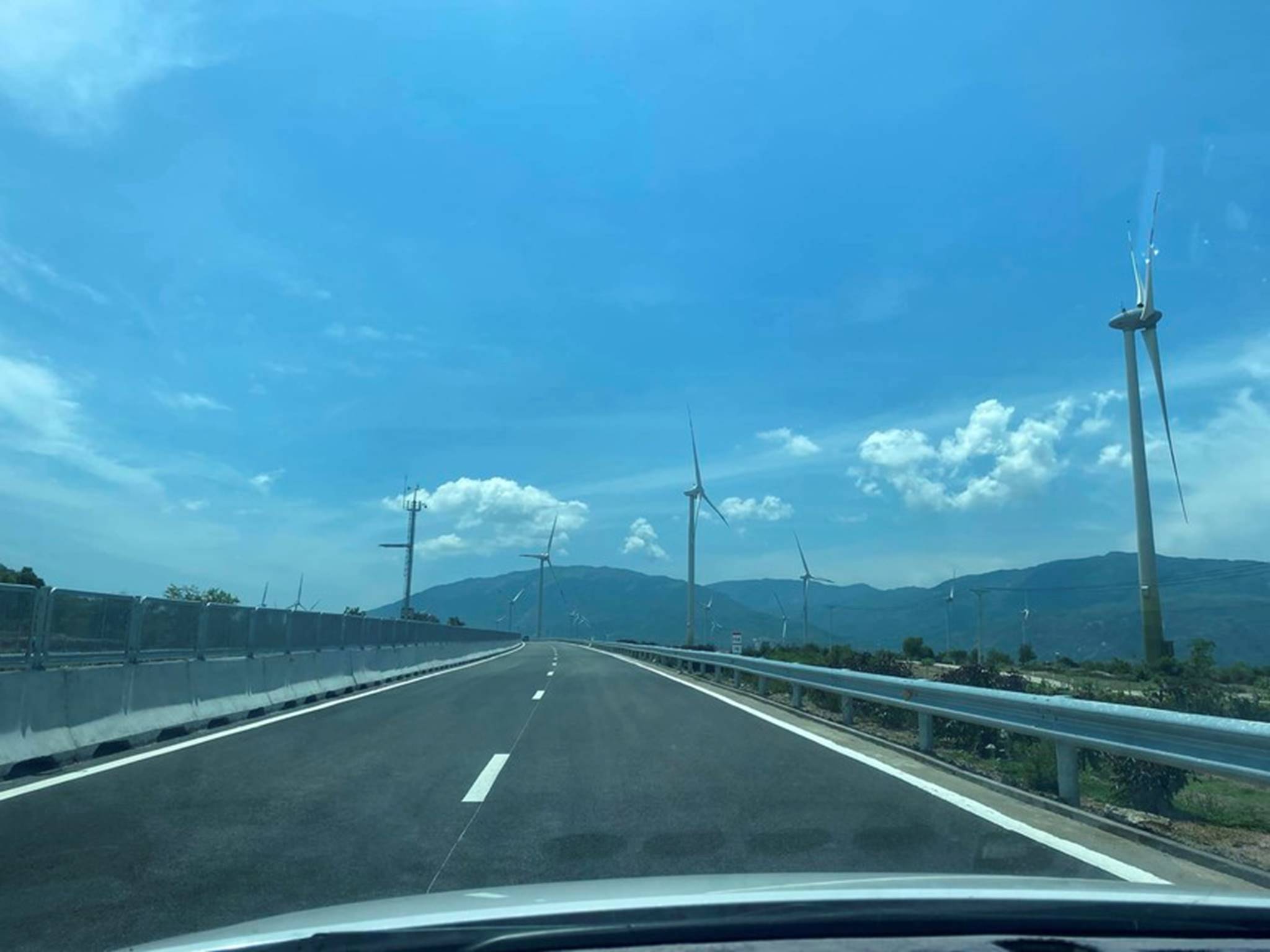 Bà mẹ người gốc Hải Phòng một mình lái xe 2.240 km đưa con trai du lịch xuyên Việt-3