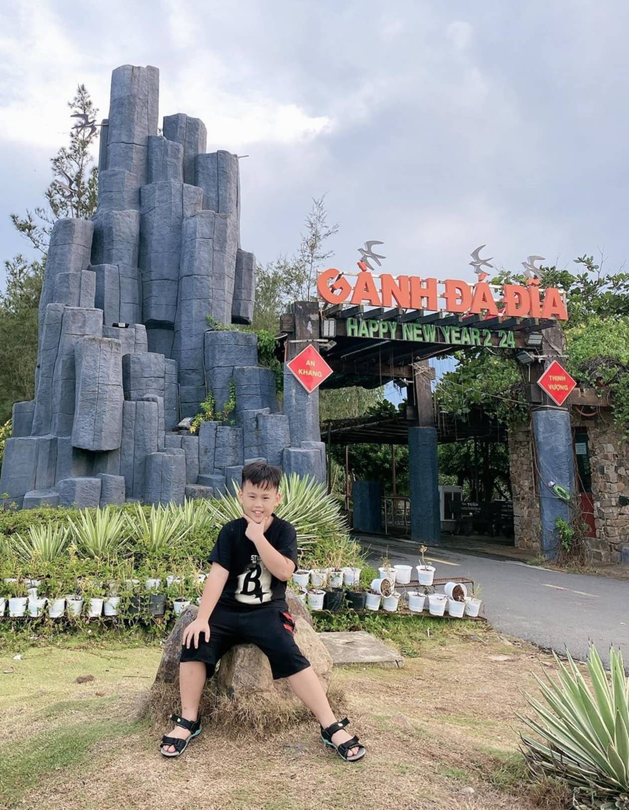 Bà mẹ người gốc Hải Phòng một mình lái xe 2.240 km đưa con trai du lịch xuyên Việt-4