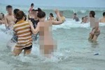 Một người tử vong, hai người mất tích khi tắm biển ở Thanh Hoá-2