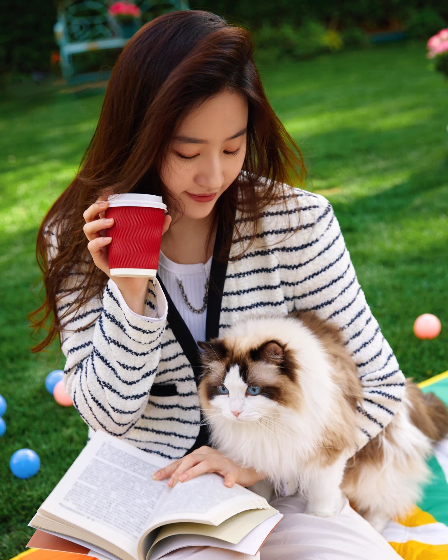 Bên trong dinh thự 16.700m2 của Lưu Diệc Phi cùng hơn 50 chú mèo-22