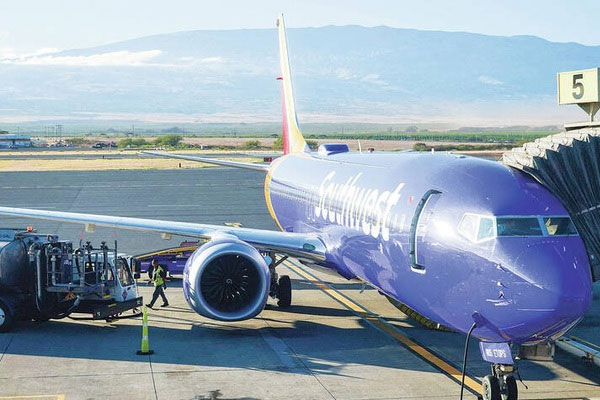 Máy bay Boeing rơi tự do 1.200 m/phút, suýt lao xuống biển-1