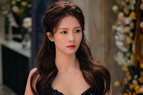 Gái xinh không ngờ gặp lại người tình đại gia đã lặn mất hút trong tình cảnh trớ trêu này-1