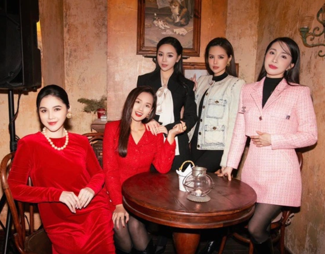 Hội bạn thân của phu nhân hào môn Phanh Lee tụ họp, 1 mỹ nhân mẹ đơn thân mới vướng tin hẹn hò xuất hiện-12