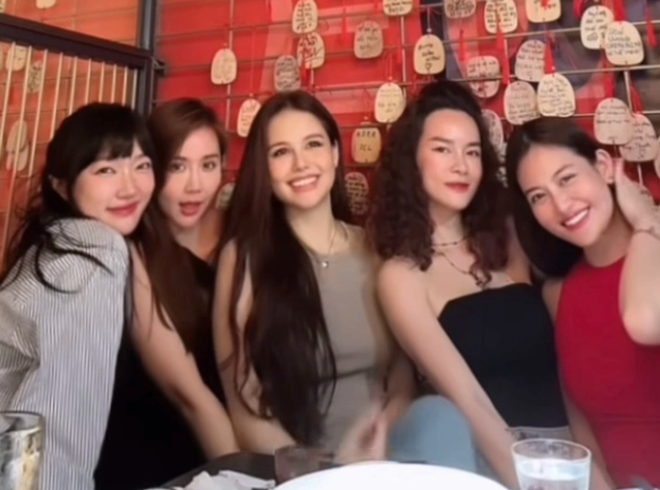 Hội bạn thân của phu nhân hào môn Phanh Lee tụ họp, 1 mỹ nhân mẹ đơn thân mới vướng tin hẹn hò xuất hiện-15