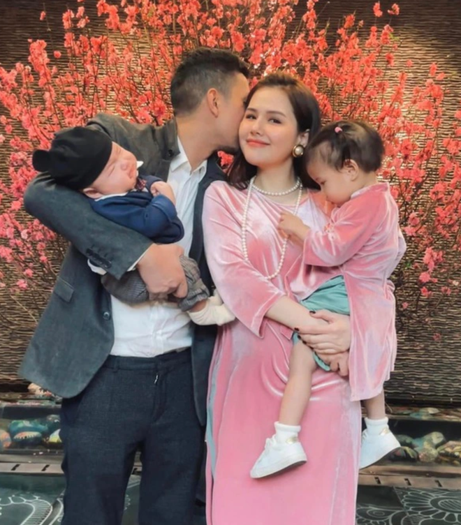 Hội bạn thân của phu nhân hào môn Phanh Lee tụ họp, 1 mỹ nhân mẹ đơn thân mới vướng tin hẹn hò xuất hiện-20