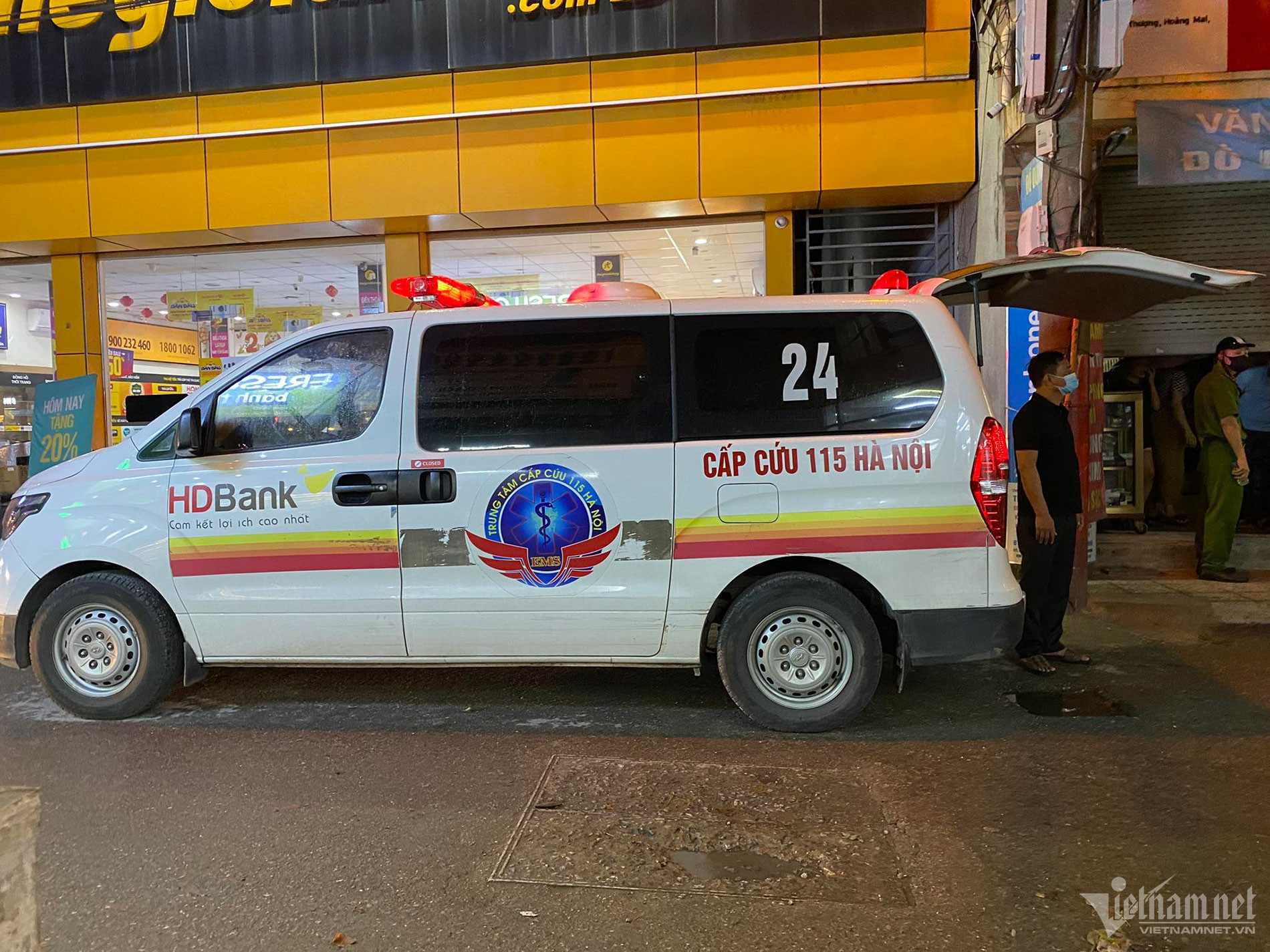 Cháy lớn tại phố Định Công Hạ, đã tìm được 4 thi thể-11