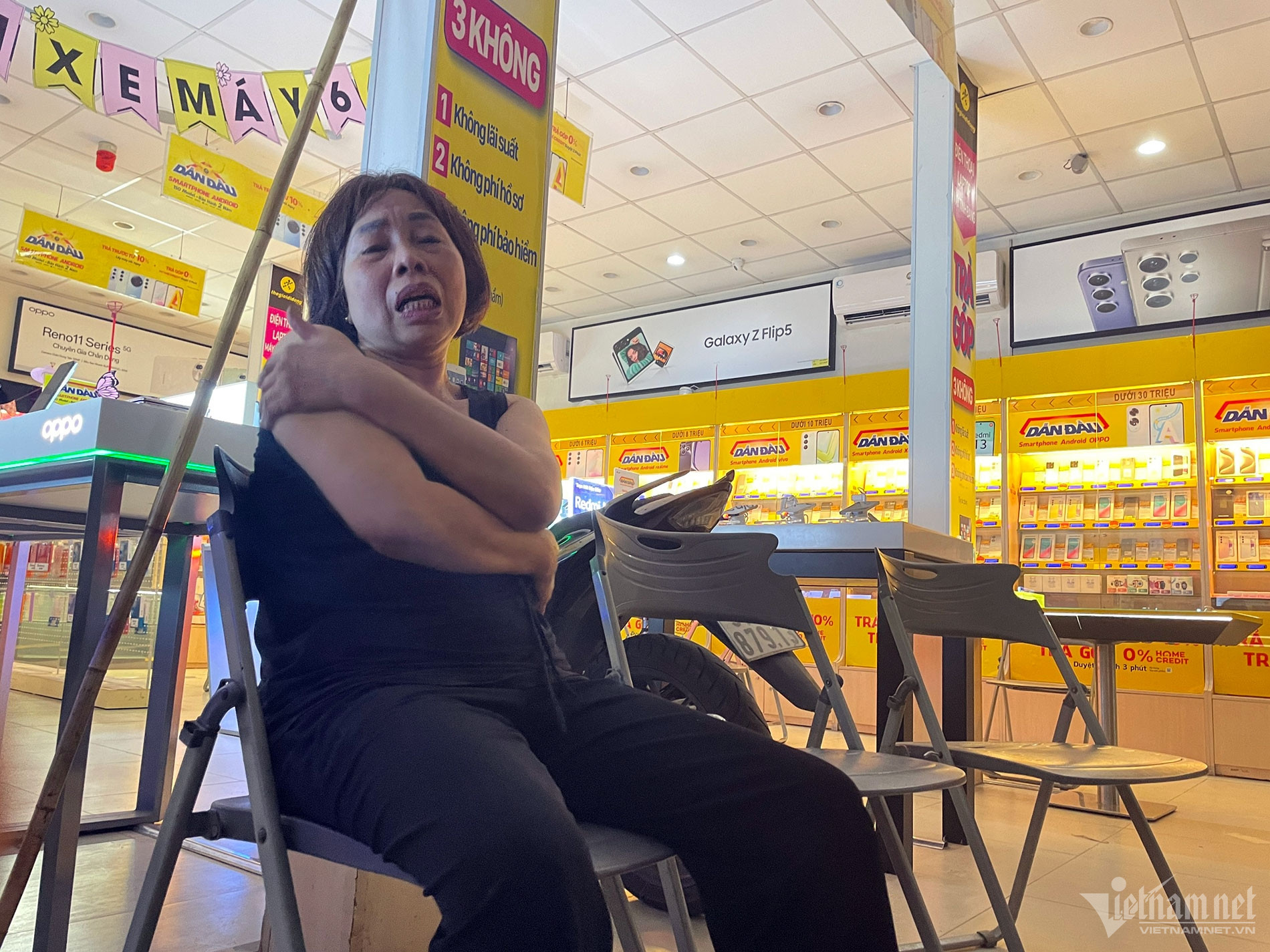 Cháy lớn tại phố Định Công Hạ, đã tìm được 4 thi thể-14