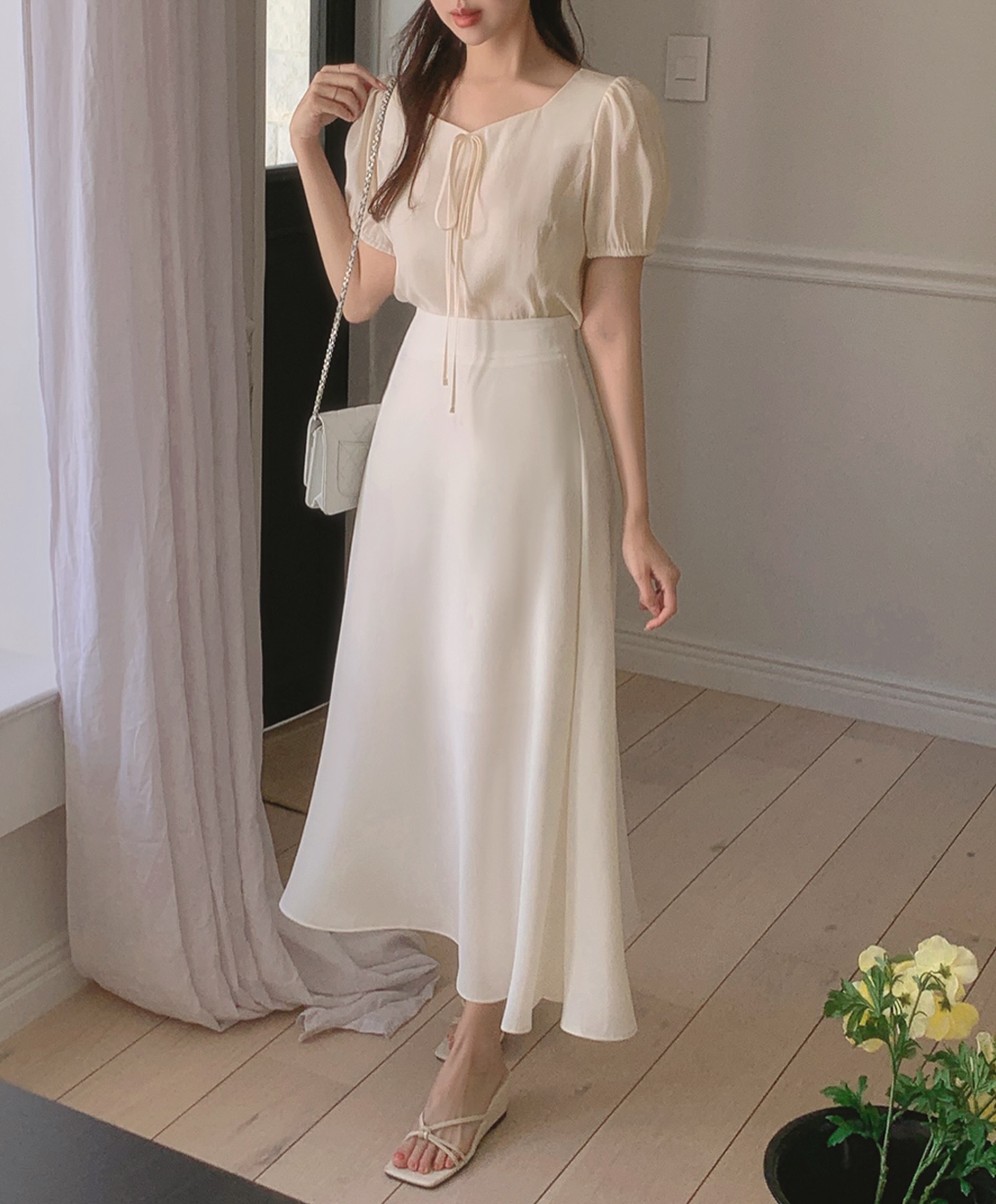 4 mẫu áo công sở trẻ trung, chị em nên sắm để mặc đẹp mỗi ngày-6