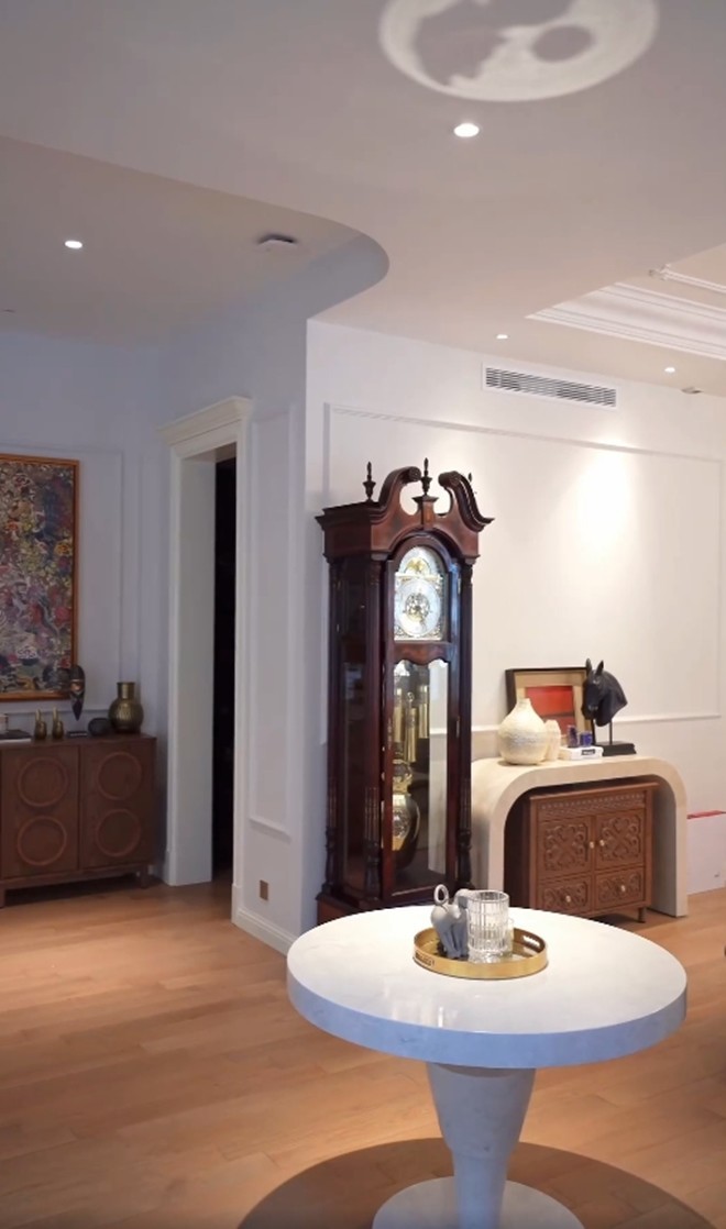 Cơ ngơi Diễm My 9X được bố mẹ chồng tặng làm của hồi môn: Tỏa mùi tiền, có cả hầm chứa rượu vang-7