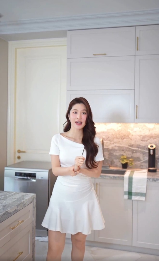 Cơ ngơi Diễm My 9X được bố mẹ chồng tặng làm của hồi môn: Tỏa mùi tiền, có cả hầm chứa rượu vang-10