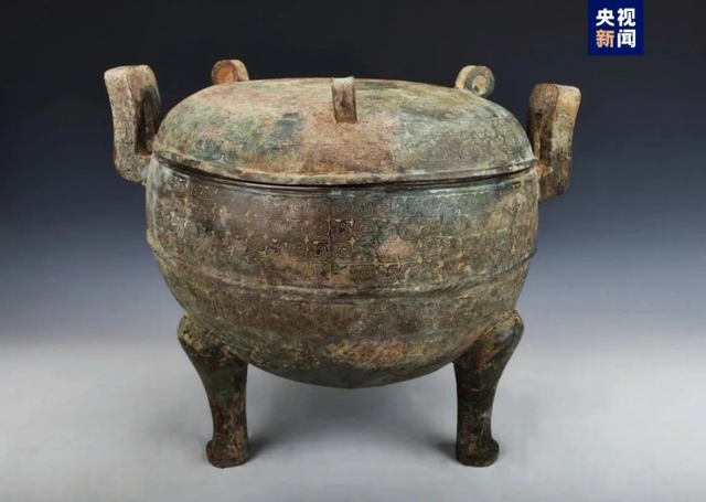 Mộ cổ 2.400 năm tuổi bị đào bới, chuyên gia vừa khai quật đã mừng húm vì những thứ tên trộm bỏ qua-3