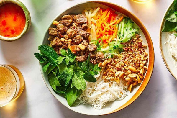 Cách làm bún thịt nướng chuẩn vị Hà Nội-2