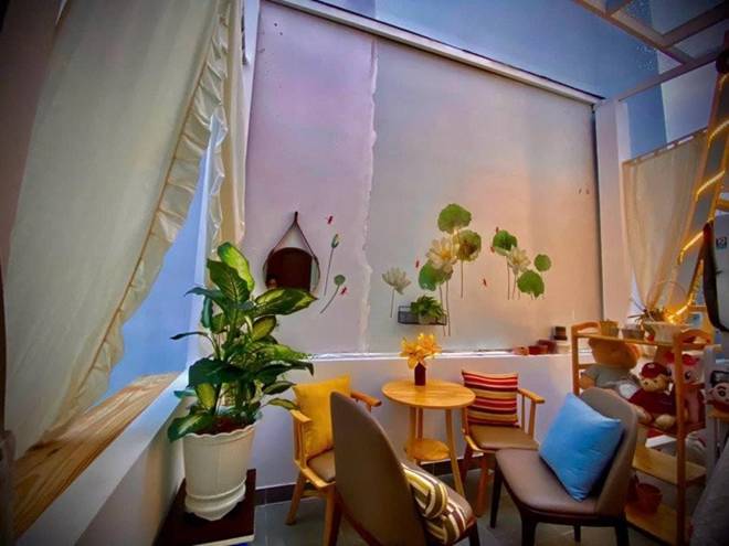 Ca sĩ Thu Phượng khoe căn nhà đầy tiếng chim hót, cho biết chồng Tây rất yêu cây cỏ hoa lá-4