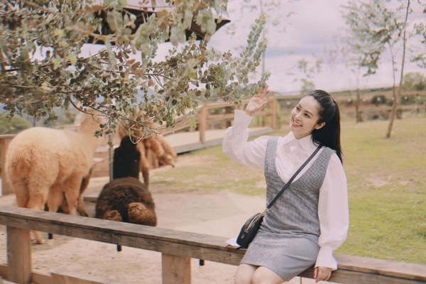 Nhan sắc đời thực xinh đẹp của MC Thùy Linh-3