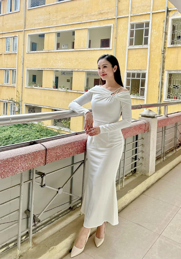 Nhan sắc đời thực xinh đẹp của MC Thùy Linh-5