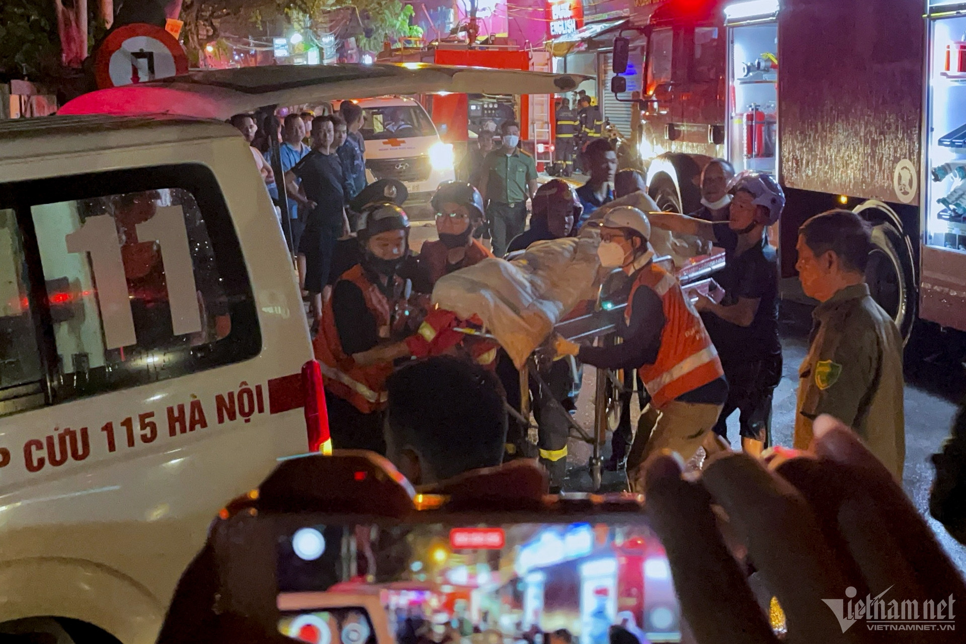 Hiện trường vụ cháy khiến 4 người tử vong tại Định Công Hạ-6