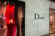 Dior mua túi từ thầu phụ 1,4 triệu, bán giá gần 70 triệu?