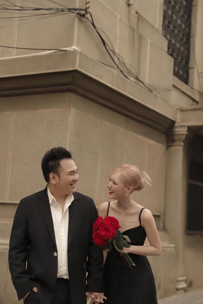 Đường tình hot girl 2k2 và ông chú đại gia hơn 13 tuổi: Váy cưới 28 tỷ, đẹp như cổ tích cũng không bằng cái nắm tay khi về già-1