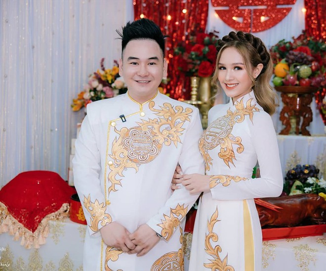 Đường tình hot girl 2k2 và ông chú đại gia hơn 13 tuổi: Váy cưới 28 tỷ, đẹp như cổ tích cũng không bằng cái nắm tay khi về già-4