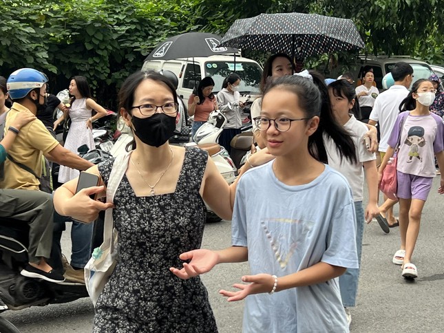 Học sinh phổ thông chịu nhiều áp lực thi cử: Vì đâu?-1