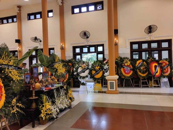 Người thân, bạn bè khóc nghẹn trong lễ tang 4 nạn nhân tử vong trong vụ cháy nhà ở Định Công Hạ-2