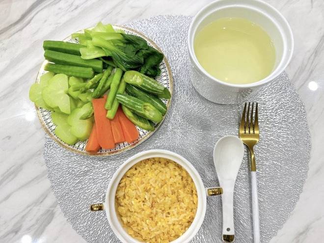 Cặp song sinh vừa đầy tháng, Phương Oanh đã giảm gần 20kg, da dẻ căng mịn như thời còn son-2