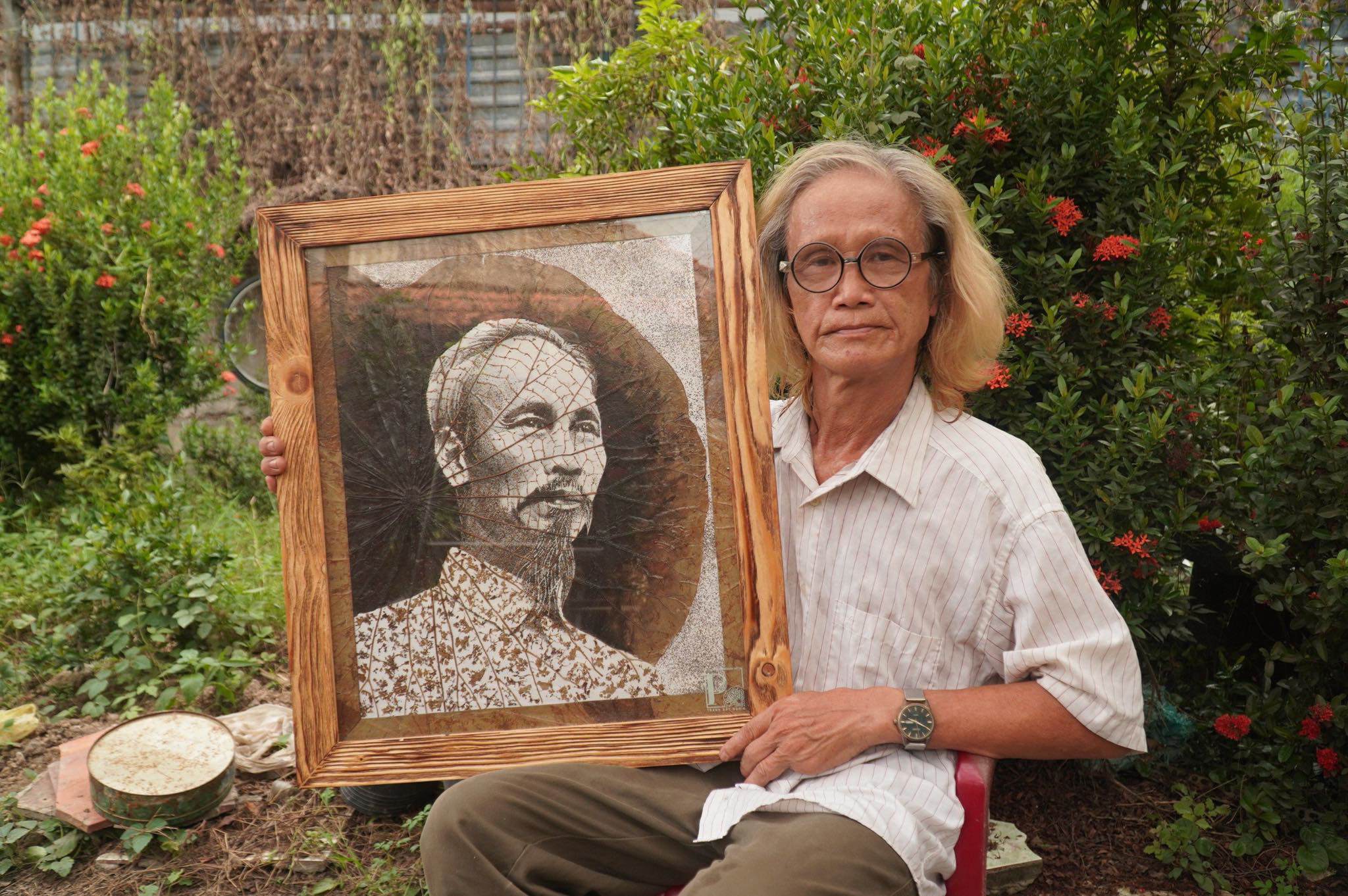 Kỳ lạ những bức tranh làm từ lá sen khô, giá bán lên đến vài triệu đồng-4