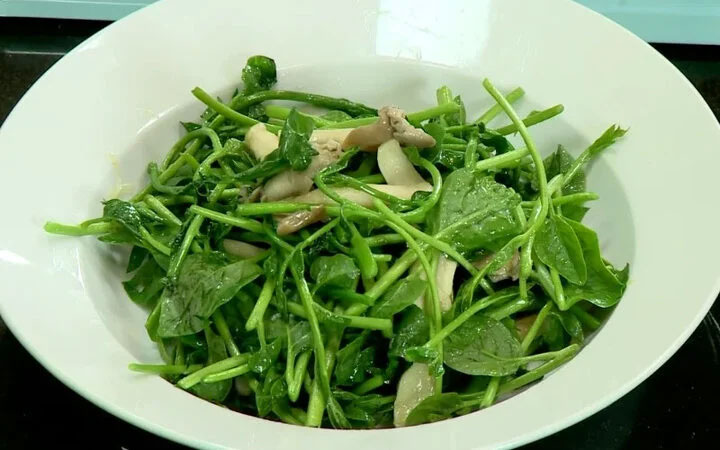 Cách làm mồng tơi xào nấm siêu ngon-2