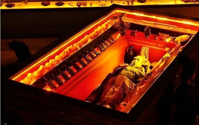 Có bao nhiêu thủy ngân trong Lăng Tần Thủy Hoàng?-1