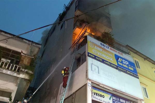 Ma trận chuồng cọp san sát ở Hà Nội: Những khung sắt nhốt người trong hỏa hoạn-29