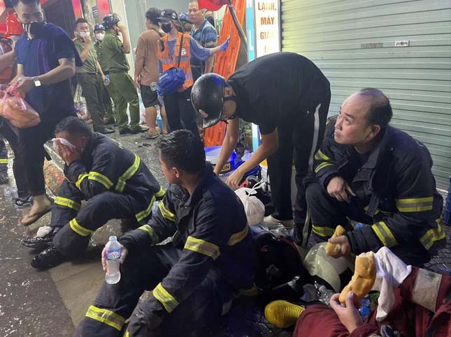 Vụ cháy làm 4 người chết: Vô vàn khó khăn khi tiếp cận hiện trường-2