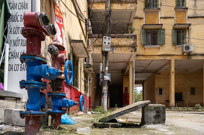 Ma trận chuồng cọp san sát ở Hà Nội: Những khung sắt nhốt người trong hỏa hoạn-21