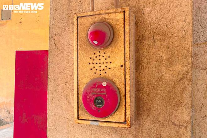 Ma trận chuồng cọp san sát ở Hà Nội: Những khung sắt nhốt người trong hỏa hoạn-25