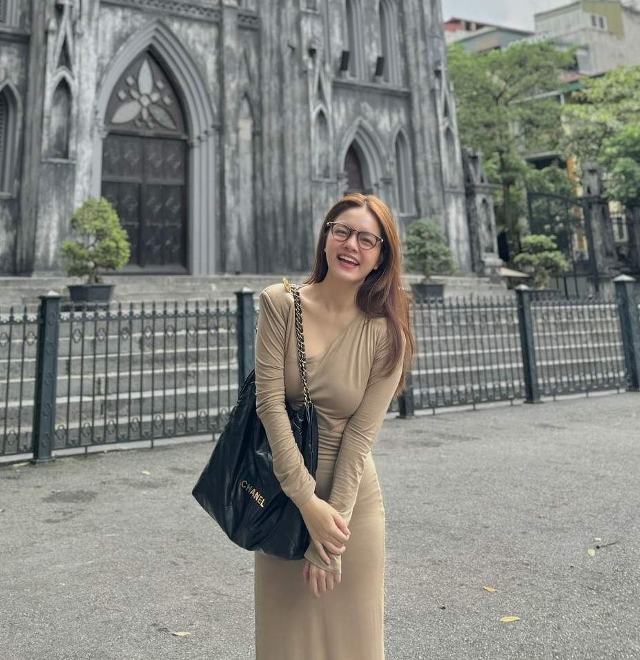 Phạm Quỳnh Anh gợi ý 10 set đồ đơn giản giúp phụ nữ trên 40 tuổi trẻ hóa phong cách-2