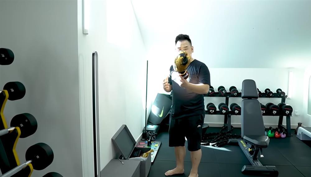 Công khai ly hôn streamer giàu nhất Việt Nam, dời biệt thự bạc tỷ Xoài Non hiện sống ra sao?-25