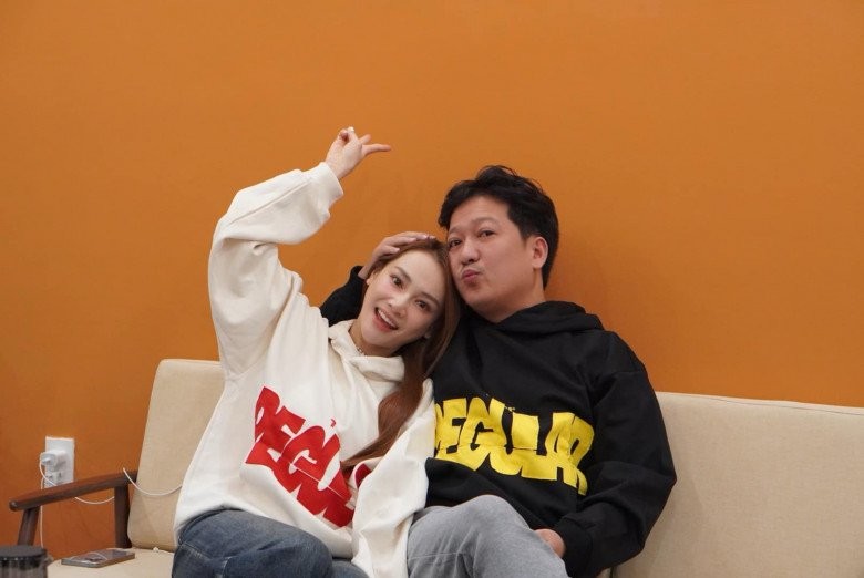 Sao Việt mới sinh bị trầm cảm: Nhã Phương bắt Trường Giang để lại tài sản, Sam được chồng Hàn quan tâm vẫn khóc-2