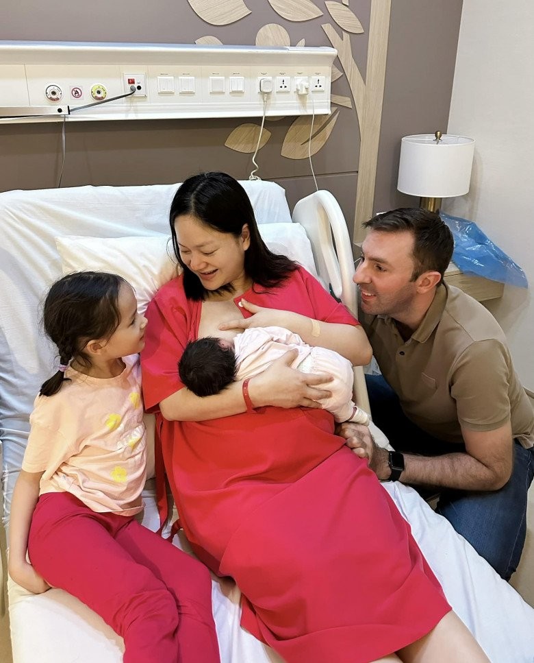 Sao Việt mới sinh bị trầm cảm: Nhã Phương bắt Trường Giang để lại tài sản, Sam được chồng Hàn quan tâm vẫn khóc-6