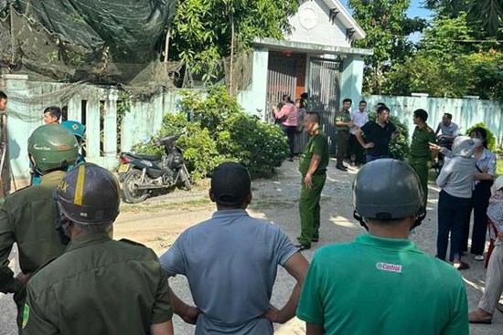 Vụ 2 vợ chồng bị giết, 2 con trọng thương: Hung thủ ẩn náu trong vườn từ tối hôm trước chờ gây án