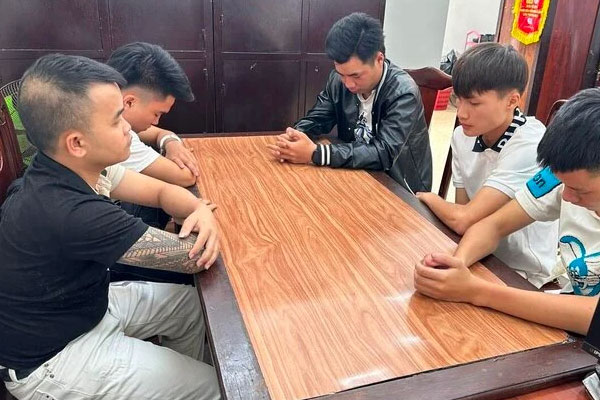 Công an đột kích quán bar ở phố ăn nhậu nổi tiếng Đà Nẵng-3