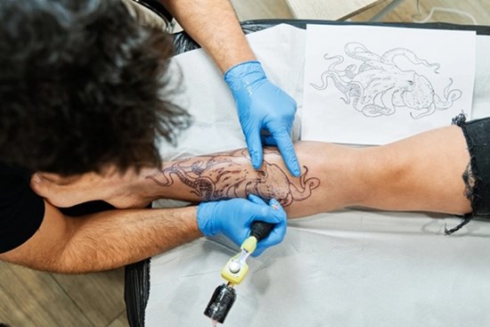 Nghiên cứu phát hiện ra hình xăm có thể làm tăng nguy cơ mắc bệnh ung thư hạch: Đây là những điều bạn cần biết!