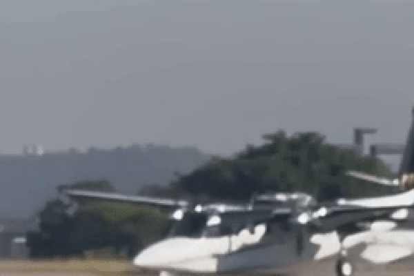 Công xưởng giữa sa mạc chuyên tái chế, nghiền nát máy bay cũ, kiếm hàng triệu USD-1