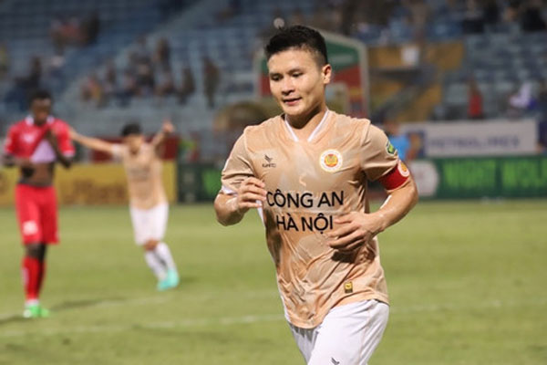 Những triệu phú bóng đá Việt Nam bị chê: Sự thật mất lòng!-3